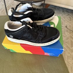 Nike SB Dunk Low x Medicom Toy Bearbrick BE@RBRICK Cz5127-001 boys sz 2  In original box. Minor wear shown in photos Kids Boys 
