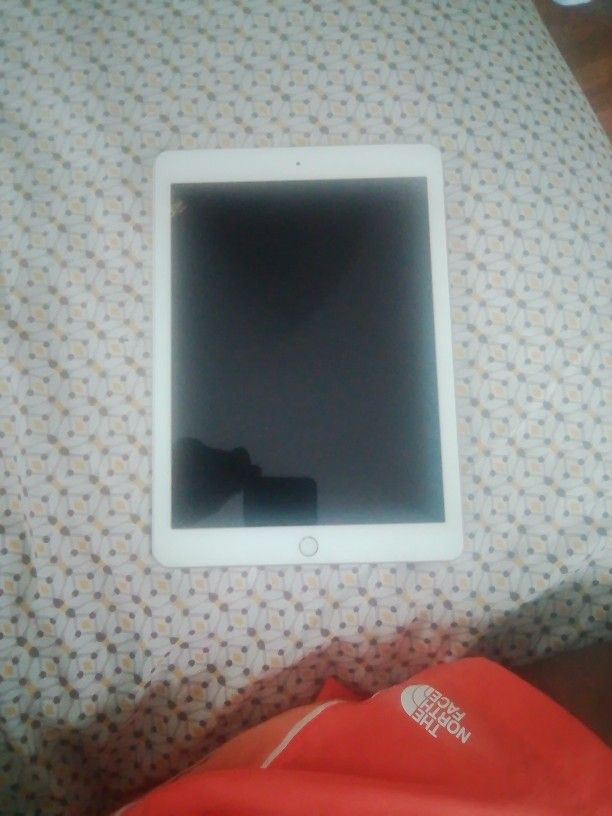 iPad,White