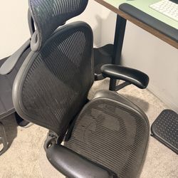 Herman Miller areon chair with head rest