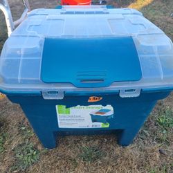 Animal Food Container
