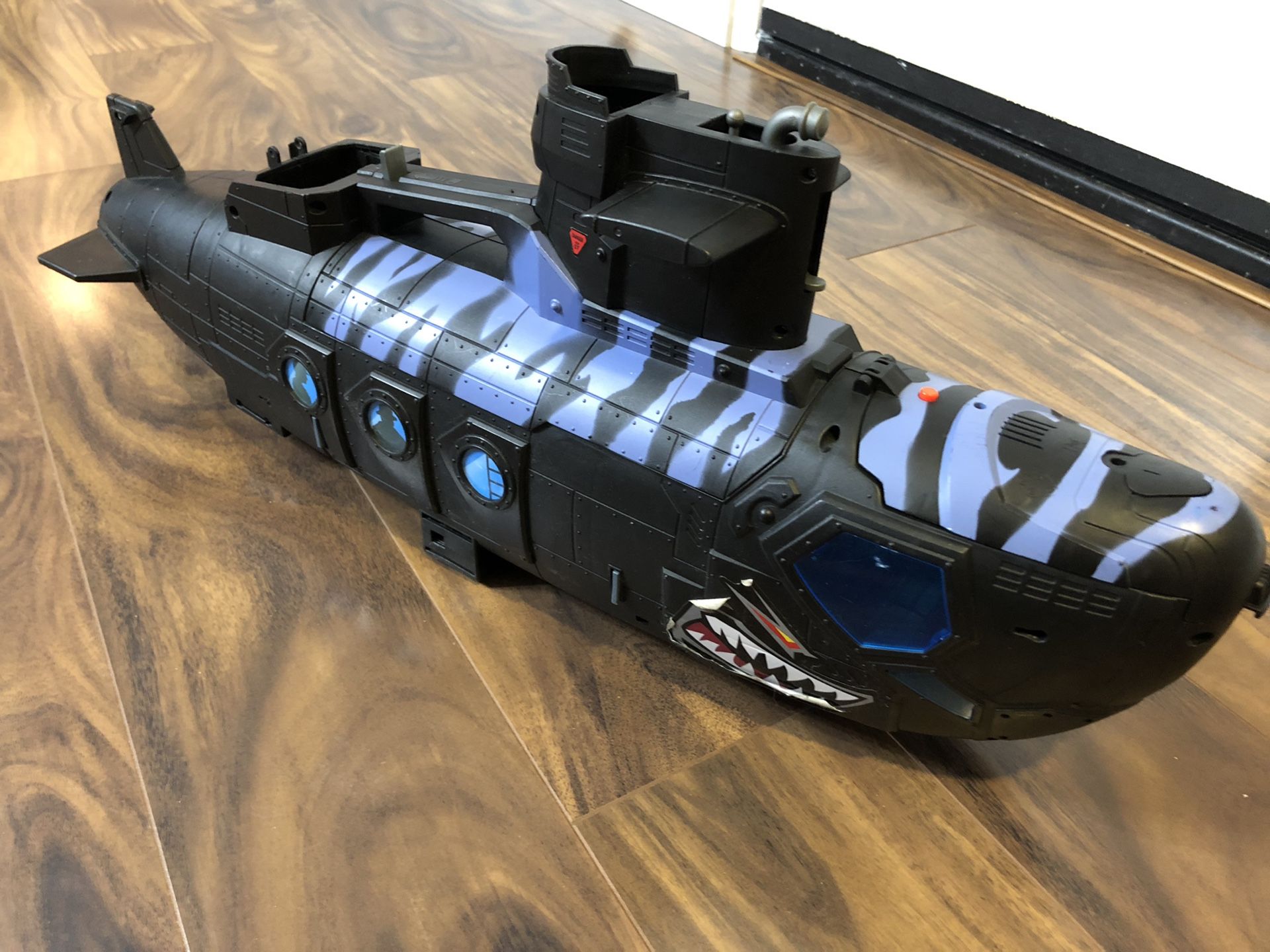 True heroes sentinel 1 shark submarine toy