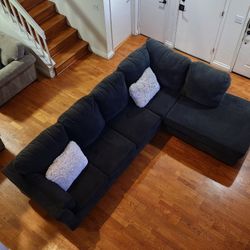 Living Spaces Black Sectional Couch– Excellent Condition!