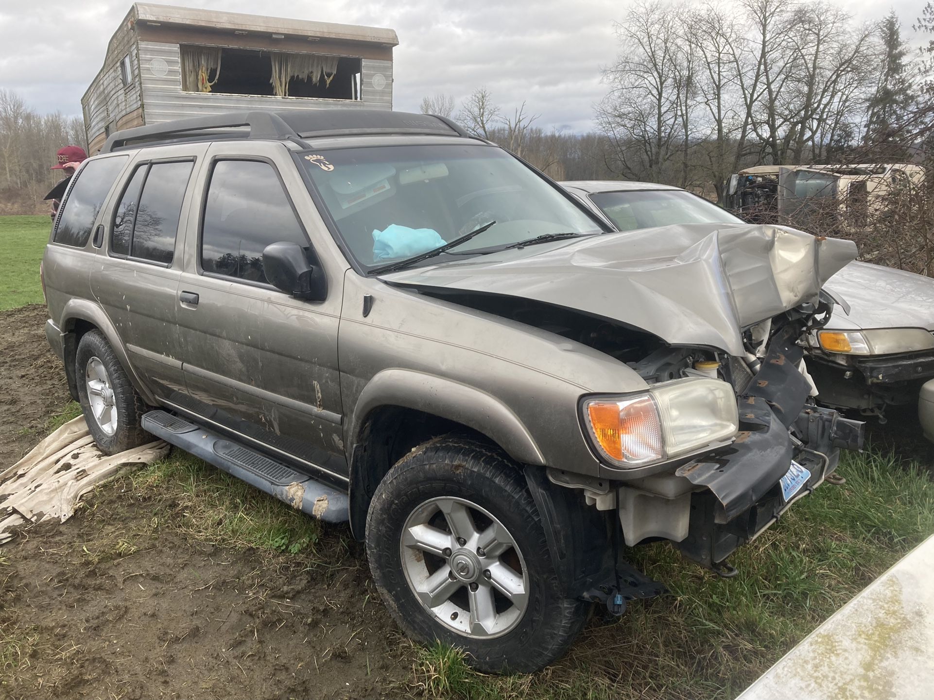 ‘03 Nissan Pathfinder Part Out