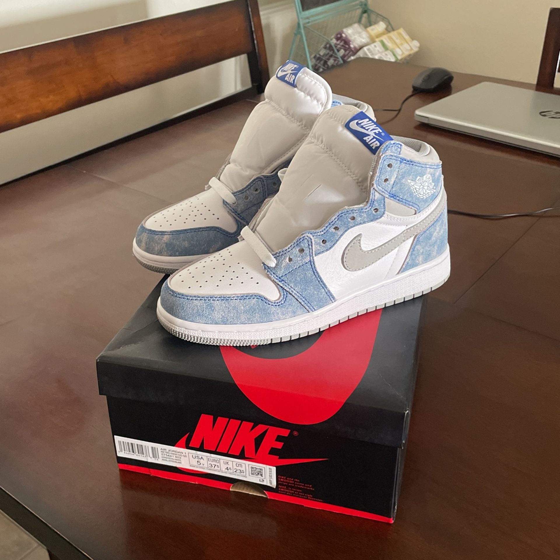 Jordan 1 Hyper Royal Gs 5y