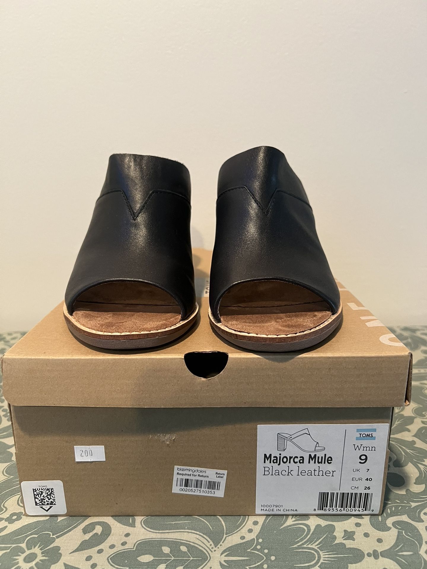 Tom’s Majorca Mules Black Leather. Size 9