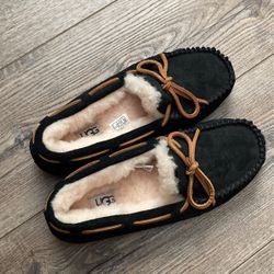 Ugg New Moccasins Size 6