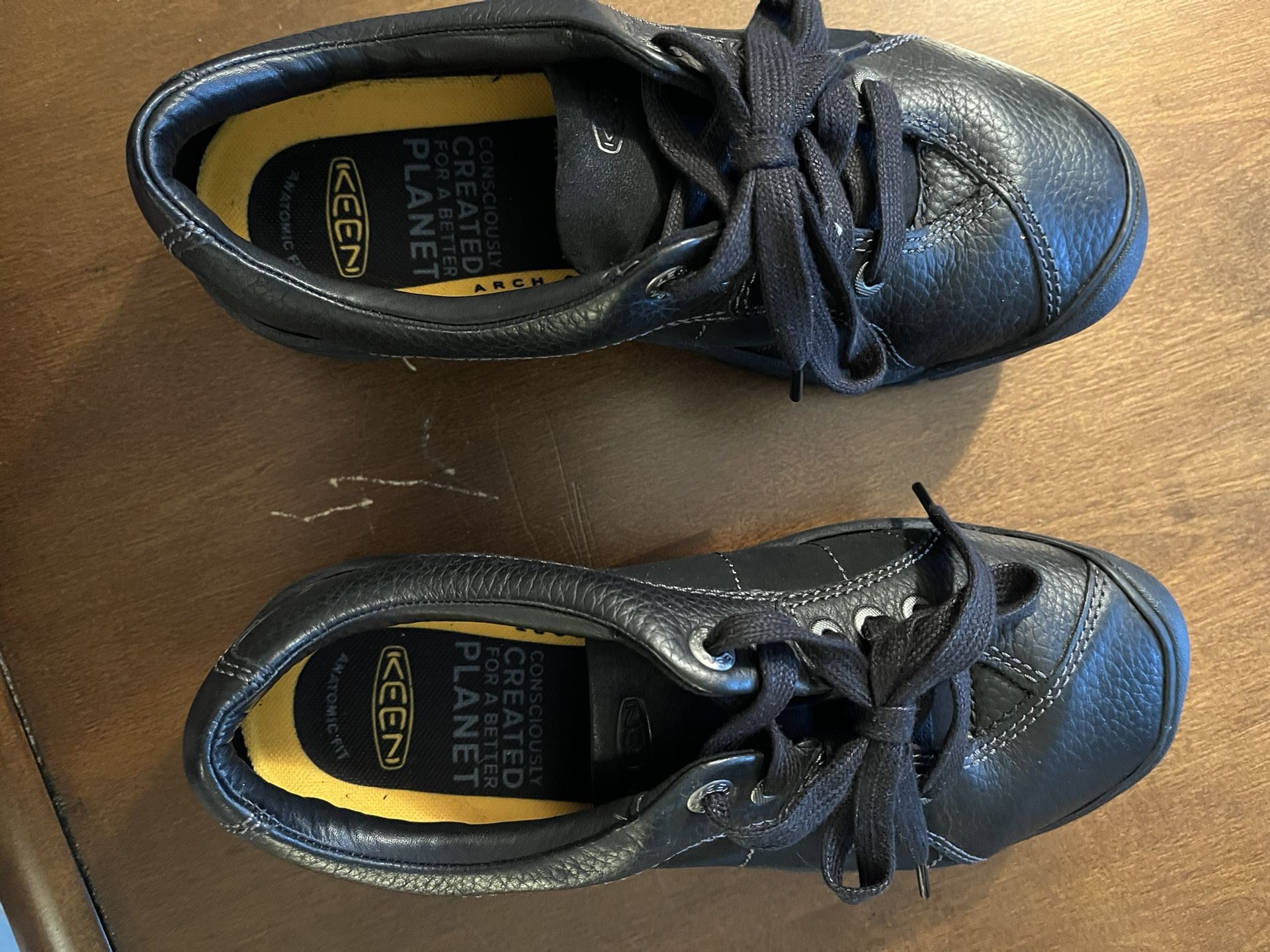 KEEN Presidio Black Leather Outdoor Hiking Shoes Size 7.5