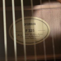 Yamaha Beginner Acoustic Guitar F325 