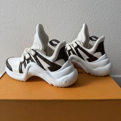 Louis Vuitton  Sneakers Women