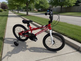 Schwinn Koen 18in Kid’s Bike Bicycle with Training Wheels! Like new! For kids 5-9 years old. Retails $170+