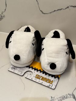 Peanuts Snoopy Plush Slippers Size Medium