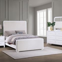 Four Piece Queen Bedroom Set Queen Bed Frame Dresser Mirror And Nightstand On Sale Now Don't Miss