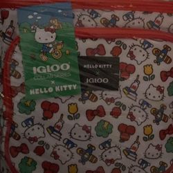 NEW HELLO KITTY IGLOO LUNCH BAG INSULATED WITH SHOULDER STRAP