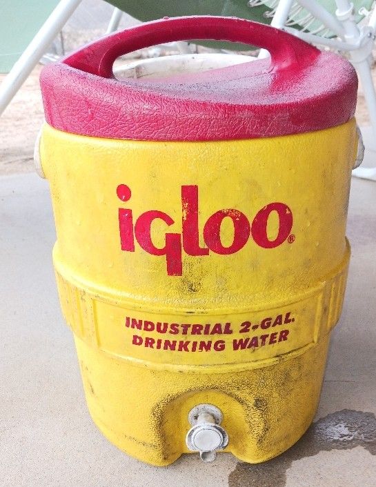 2 Gallon Igloo Water Cooler