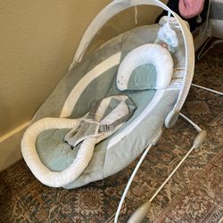 FREE Baby bouncer with sound