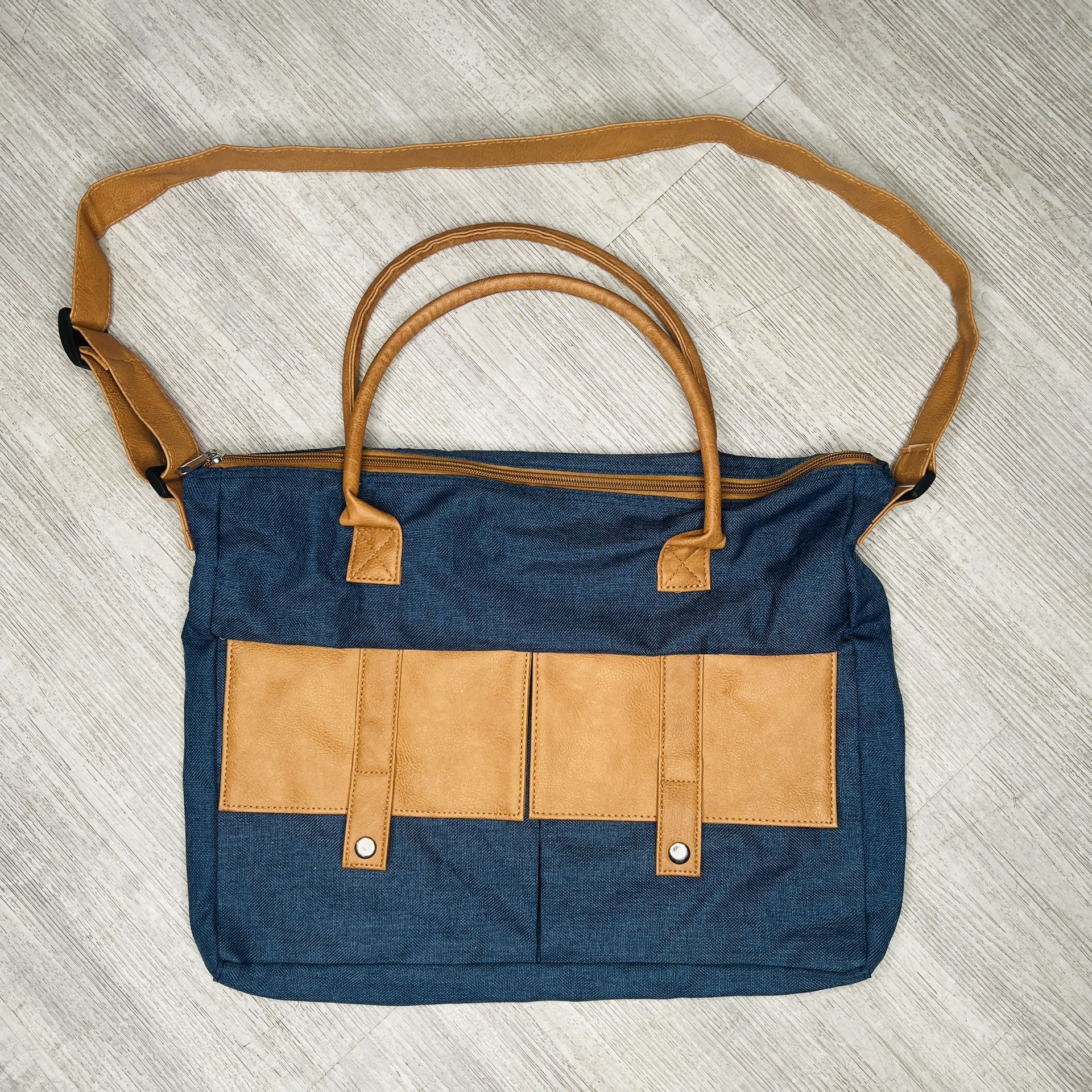 Classic Courier Organizer Messenger Travel Tote Laptop Bag Front Pockets AARP