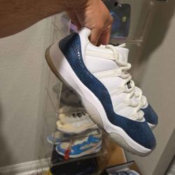 Jordan 11 Low Snakeskin Sz 8