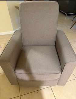 Recliner swivel