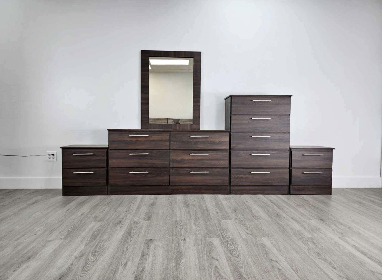 Dresser Whit Mirror, Chest And 2 Nightstands - Cómoda Con Espejo , Gavetero Y 2 Mesitas De Noche 
