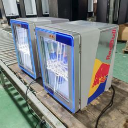 Compact Red Bull Fridge For Supermarkets/convenience Stores/bars 