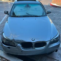 2004 BMW 525i