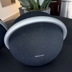 Harman Kardon Onyx Studio 8