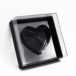 Black Transparent Hard Plastic Square Flower Box With Heart Shape In The Middle/Caja para flores cuadrada de plástico duro transparente negra con form
