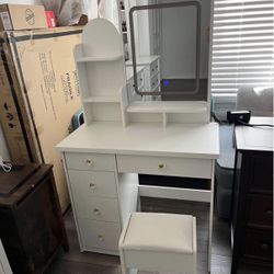 Vanity Set with Rectangular Mirror, Makeup Vanity Dressing Table with 5 Drawers, Shelves, Dresser Desk and Cushioned Stool Set , White