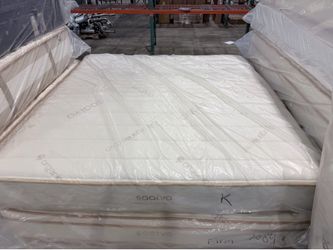 ✨King mattress Saatva memory foam hybrid ✨