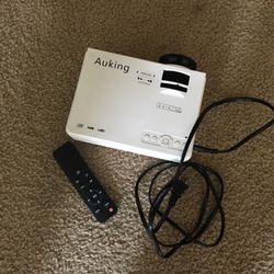 Auking mini Projector