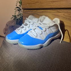 Jordan 11 Low  University Blues Size 8.5