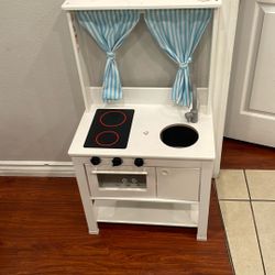 Toy Kitchen 