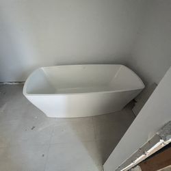 66” BainUltra Freestanding Soaking Tub – Retail $6K+