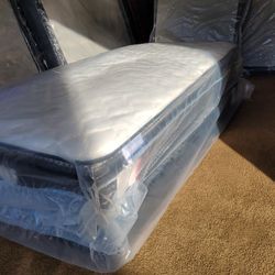 Brand New Plush Twin Mattress/boxspring 