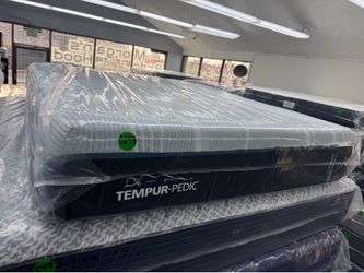 QUEEN SIZE TEMPURPEDIC PROADAPT (MEDIUM) MATTRESS & BOX SPRING BED SET