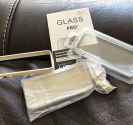 iPhone 4-4S bumpers and case, and protective clear screen covers.