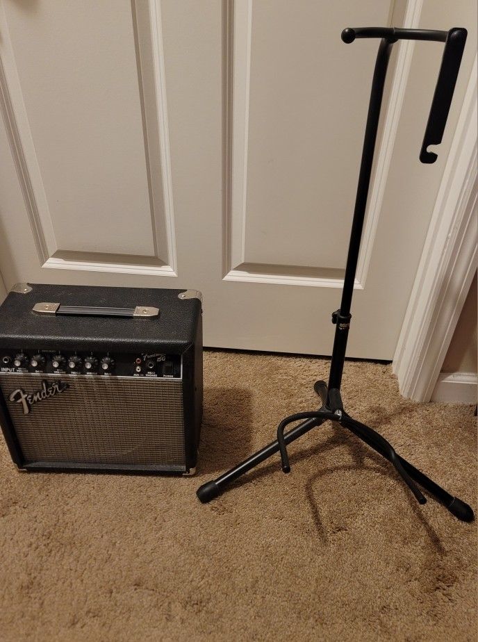 15G Amp FENDERS and Guitar Stand 