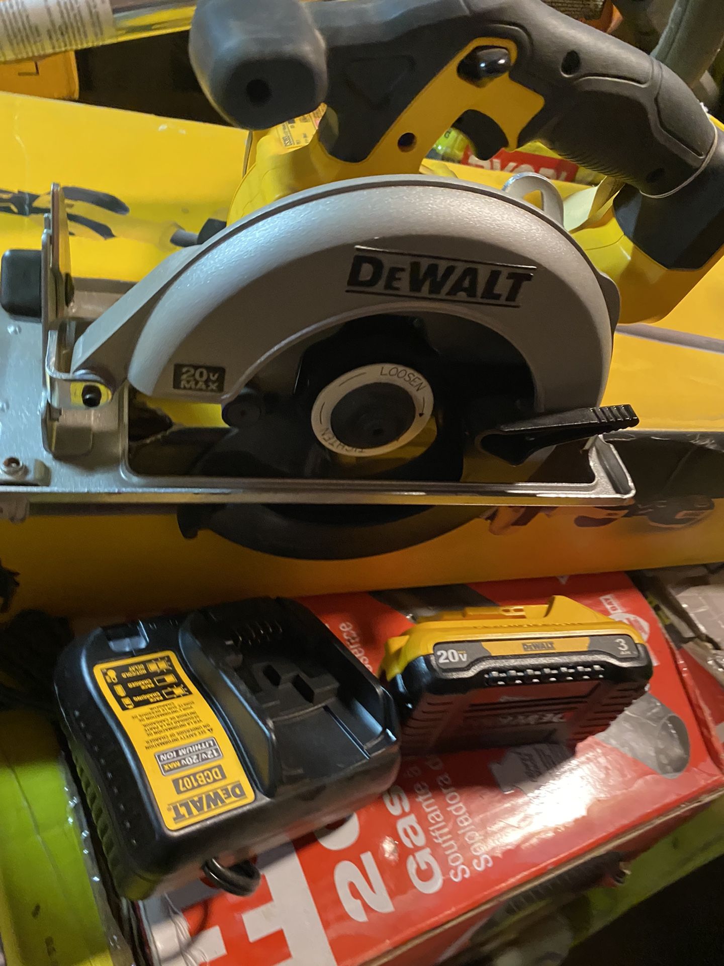 dewalt  Circule Saw New