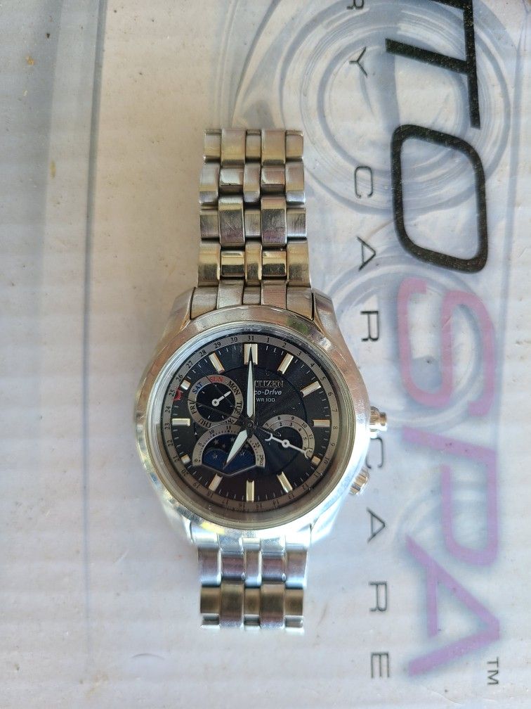 Citizen Watch Calibre 8651  Moonphase