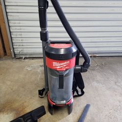 Milwaukee Fuel M18 Vacuum