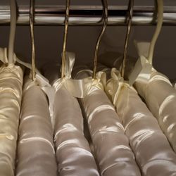 31 Pieces Of Satin Hangers 