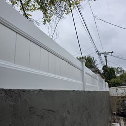 Vinyl Fence Topper Gate