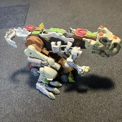 Giant Dinosaur 