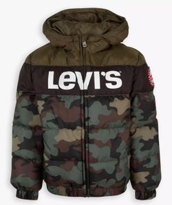 Levi’s Strauss & Co boys sizes M 10-12  camouflage puffer jacket