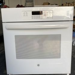 Like new GE JK3000 27” electric wall oven (white)