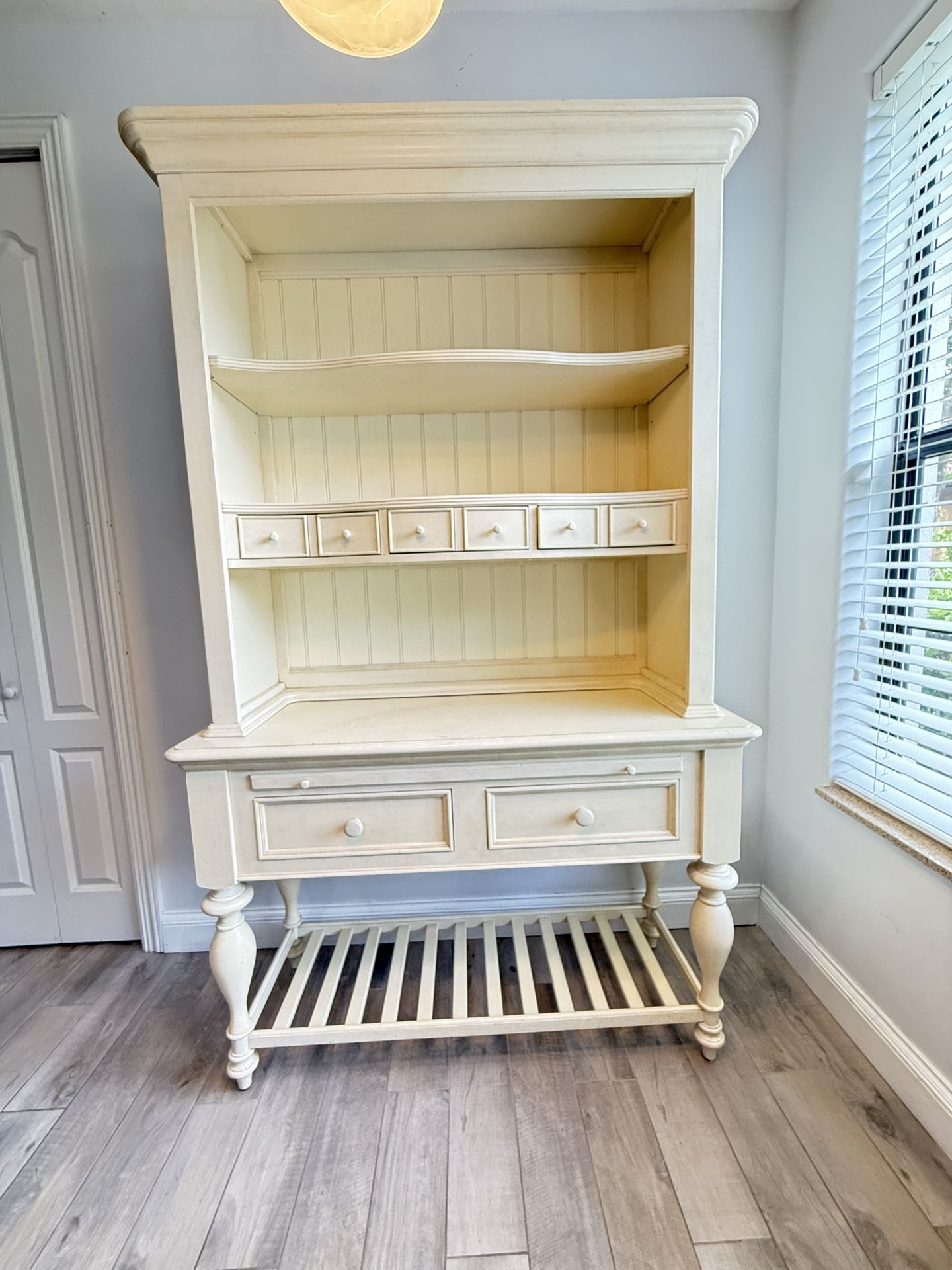 Gorgeous Solid Wood French Country Credenza With Hutch