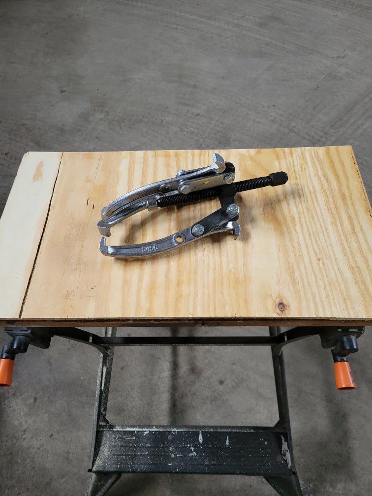 Puller Three Arm