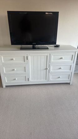 Pottery Barn Dresser - Excellent condition