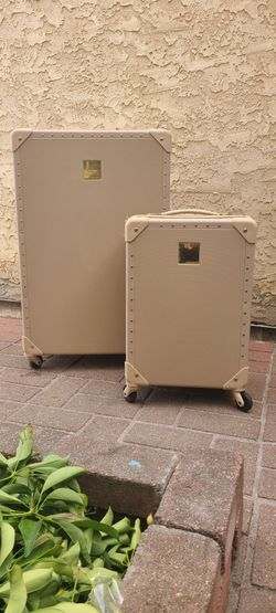VINCE CAMUTO 2-Piece Hardside Spinner Luggage Set