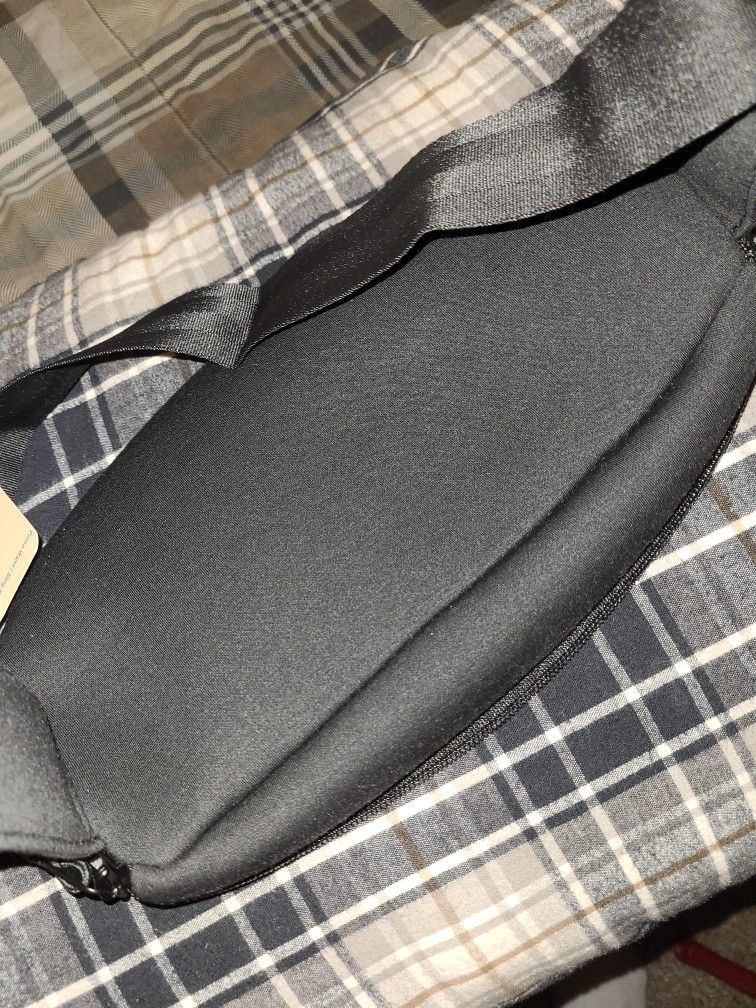 Champion Chest Bag